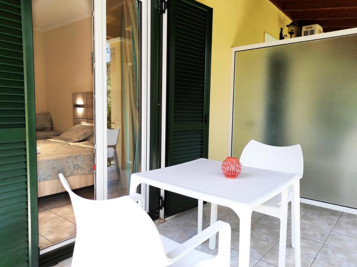 Villa Eleni - Studios Liapades Exteriör bild